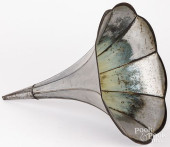 PAINTED TIN MORNING GLORY PHON
