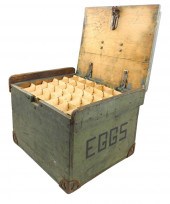 PAINTED WOOD EGG DELIVERY BOX/