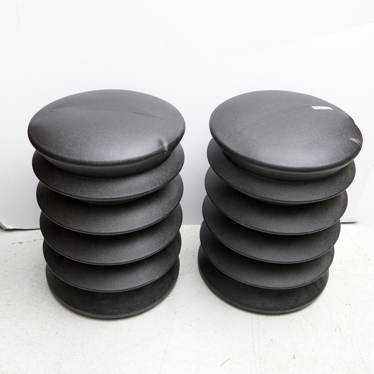 PAIR ALAN HELLER ERGOERGO SEAT