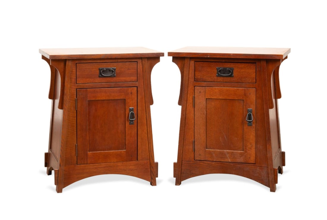 PAIR ARTS & CRAFTS INDUSTRIES OAK