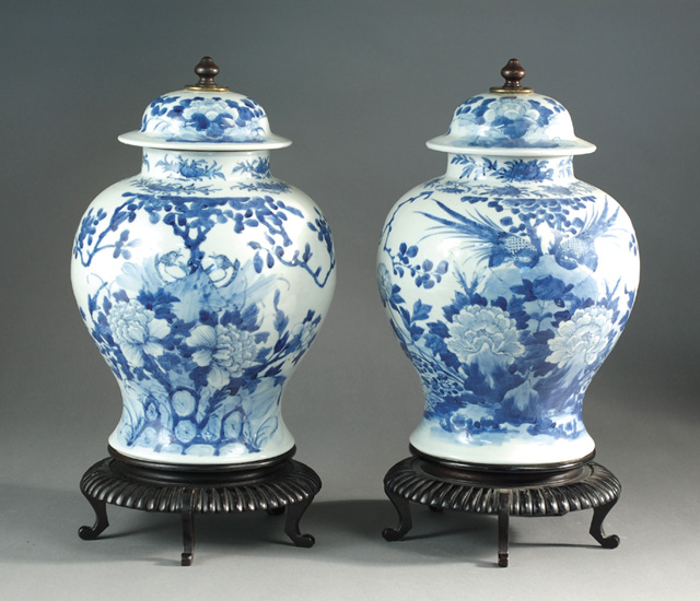 PAIR BLUE AND WHITE CHINESE