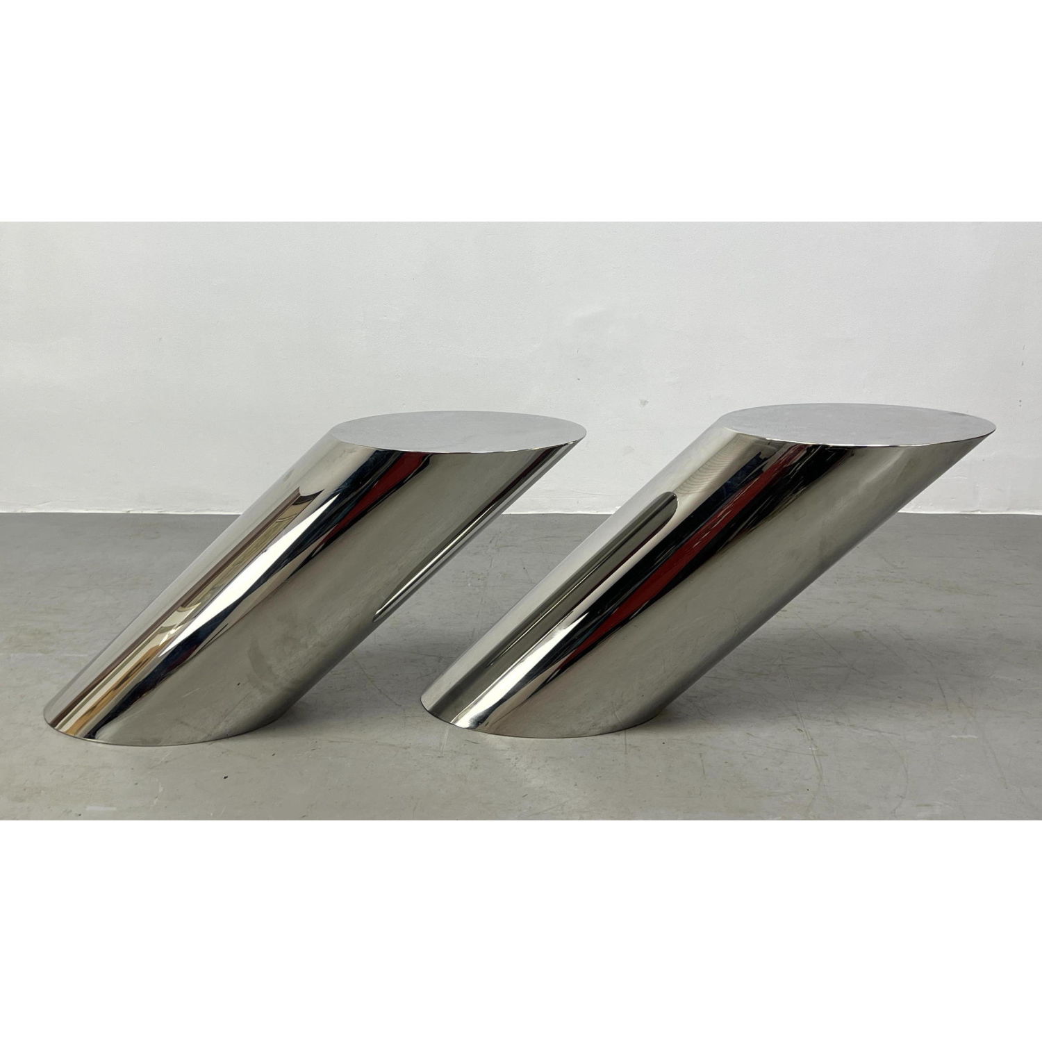 Pair BREUTON Angled Table