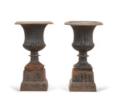 PAIR CAMPAGNA CAST IRON GARDEN