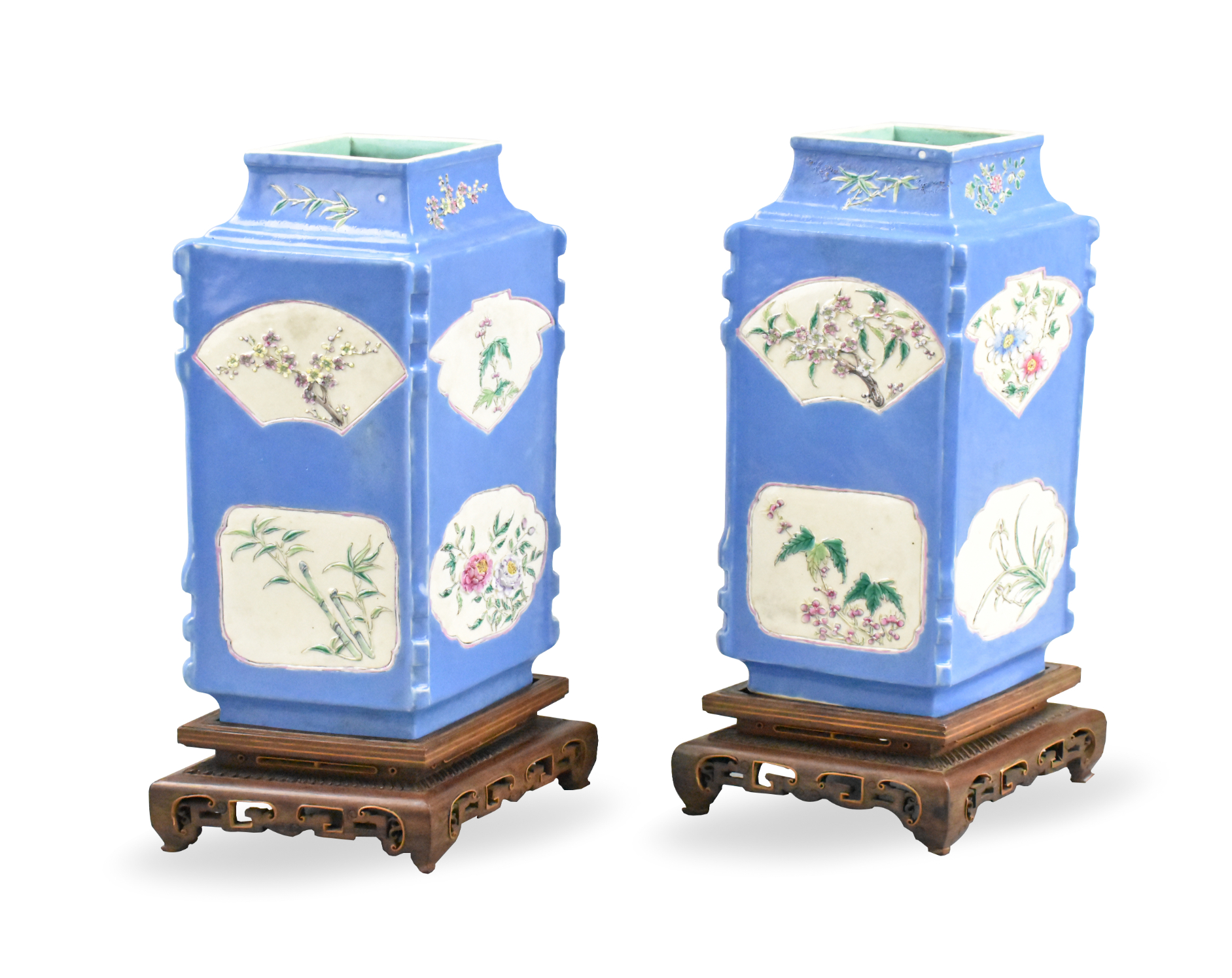 PAIR CHINESE BLUE & FAMILLE ROSE