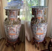 PAIR CHINESE FAMILE ROSE PORCE