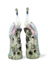 PAIR CHINESE FAMILLE ROSE PEAC