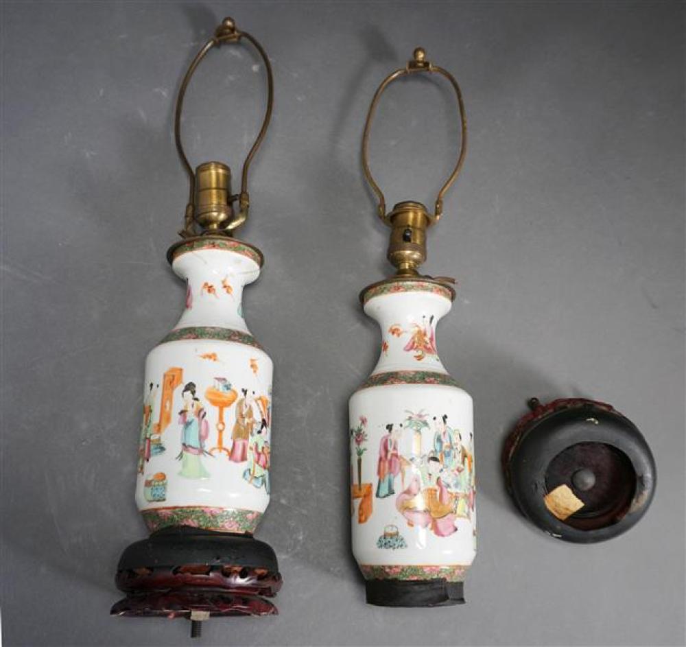 PAIR CHINESE FAMILLE ROSE PORCELAIN