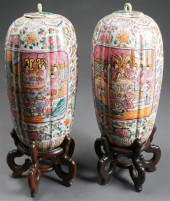 PAIR CHINESE FAMILLE ROSE PORC