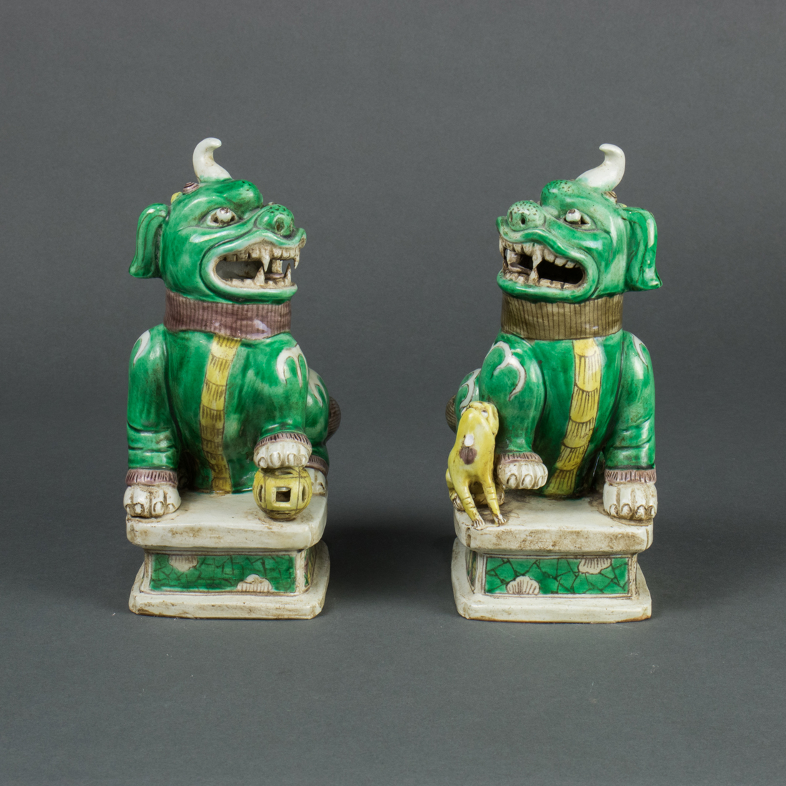 PAIR CHINESE FAMILLE VERTE PIXIU
