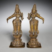PAIR CHOLA STYLE BRONZE FIGURE
