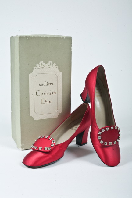 PAIR CHRISTIAN DIOR RED SATIN