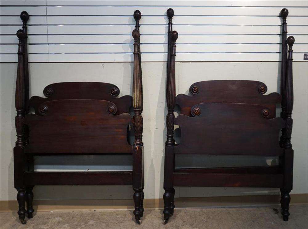 PAIR CLASSICAL STYLE MAHOGANY