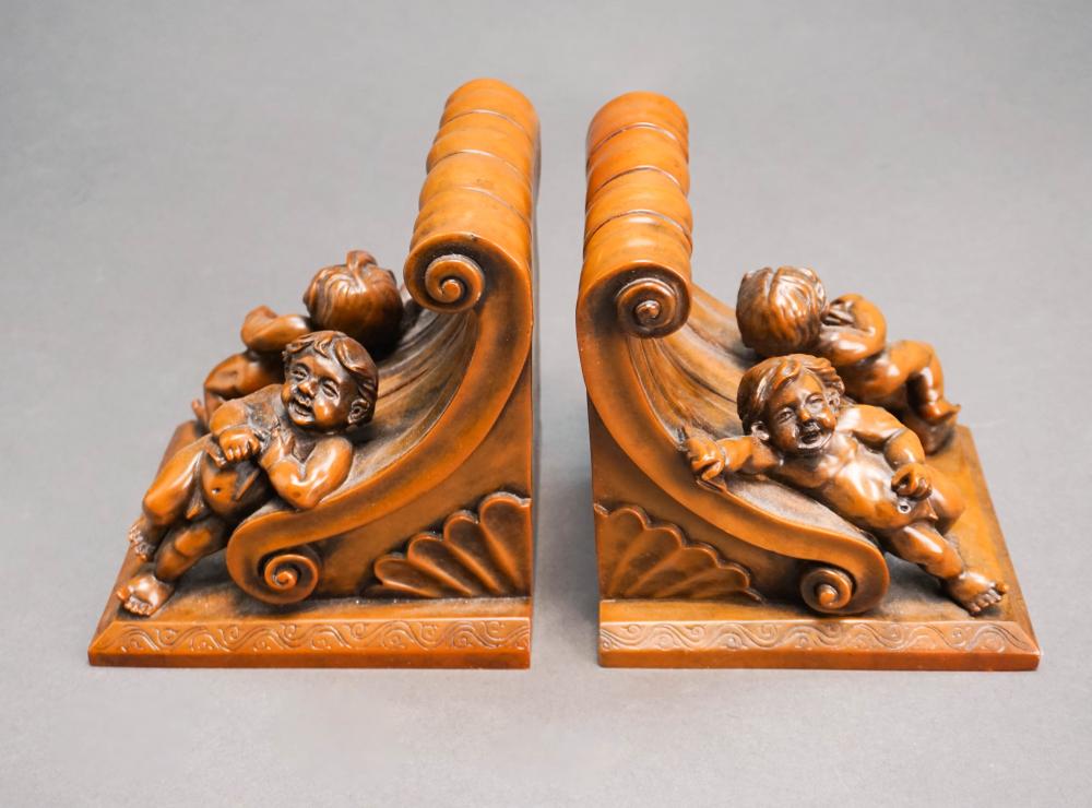 PAIR COMPOSITION FIGURAL