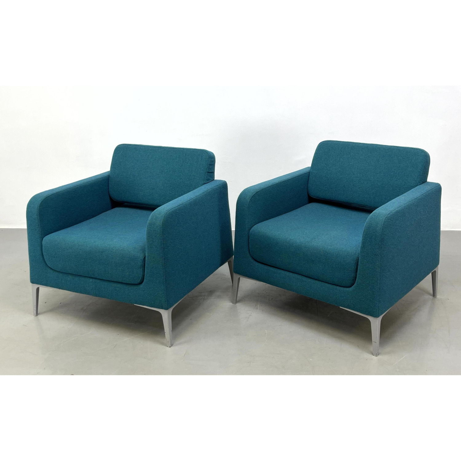 Pair Contemporary Modern Lounge