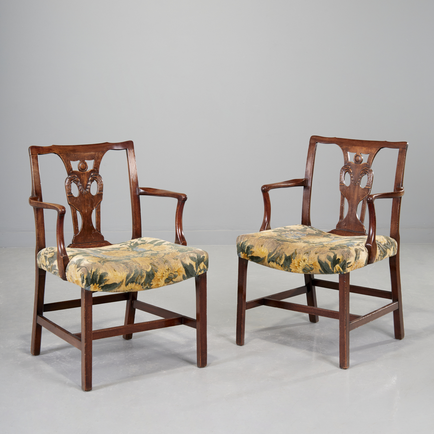 PAIR CONTINENTAL NEOCLASSIC