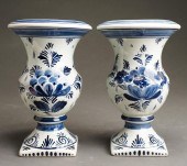 PAIR DP DELFTWARE URNS, H: 10
