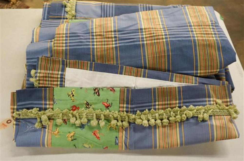 PAIR DRAPERY PANELS, APPROX. 17 X