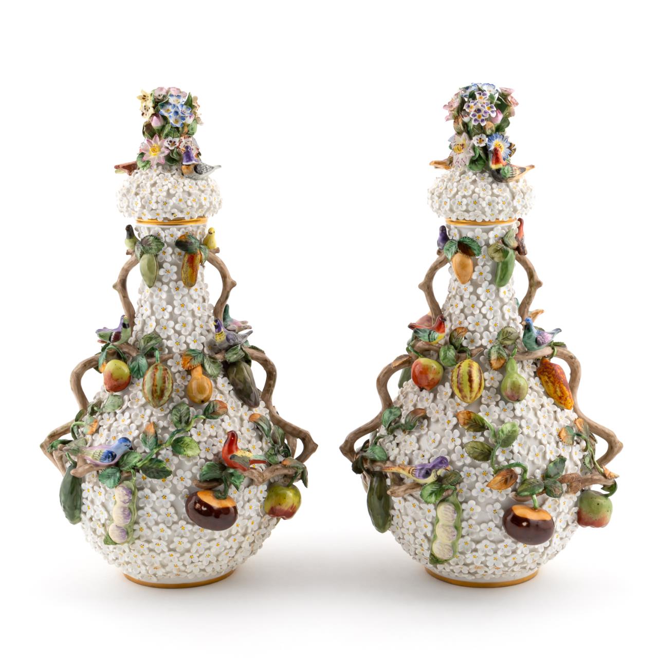 PAIR, EARLY MEISSEN SNOWBALL