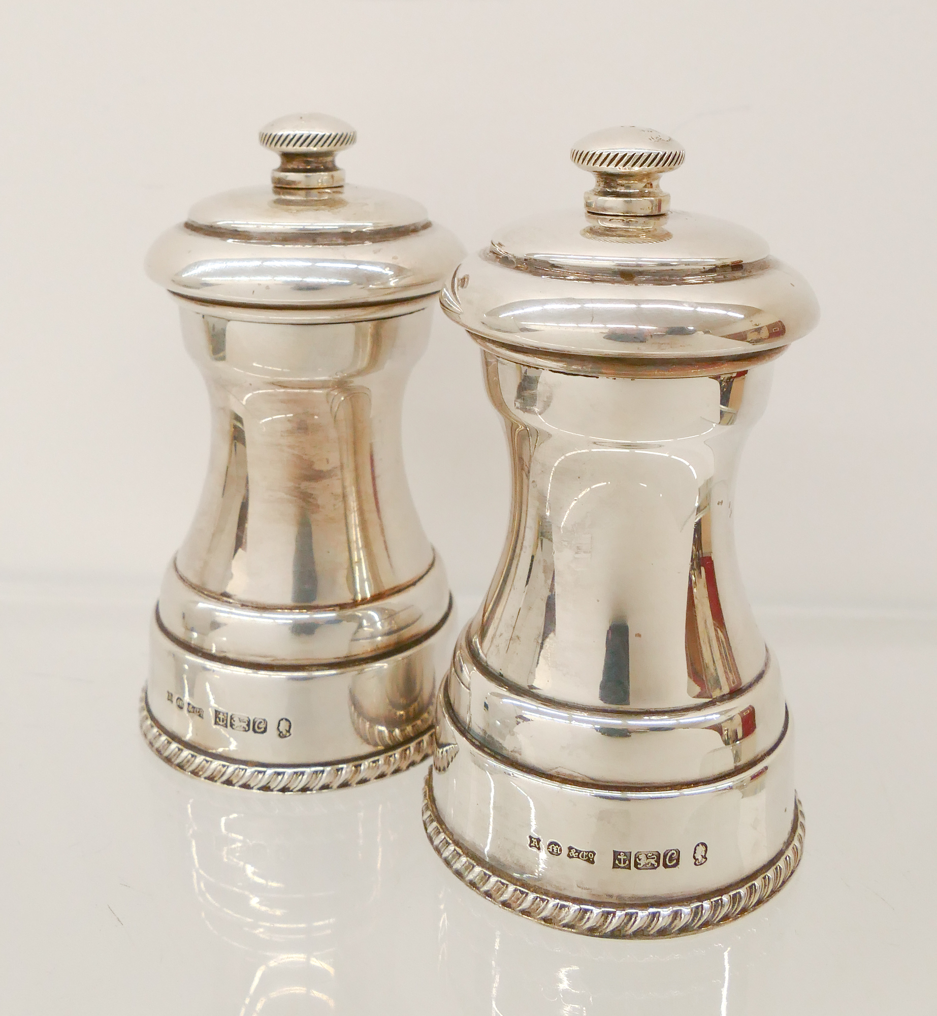 Pair English Sterling QE II