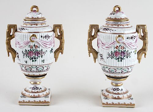PAIR FAMILE ROSE PORCELAIN
