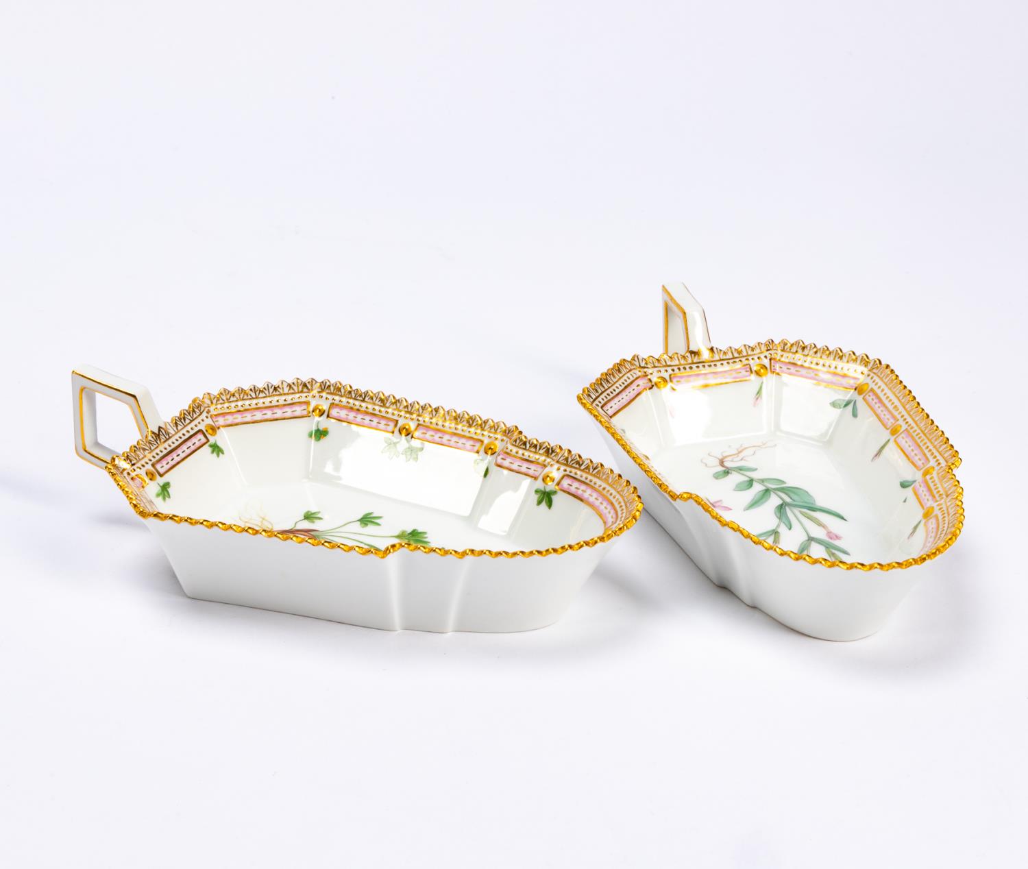 PAIR, FLORA DANICA HANDLED