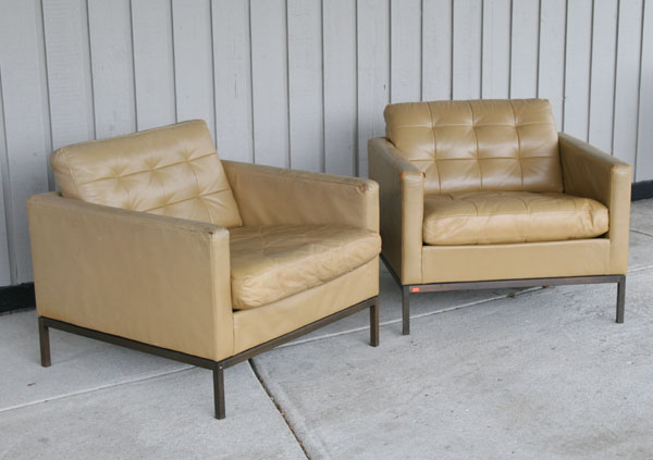 Pair Florence Knoll leather
