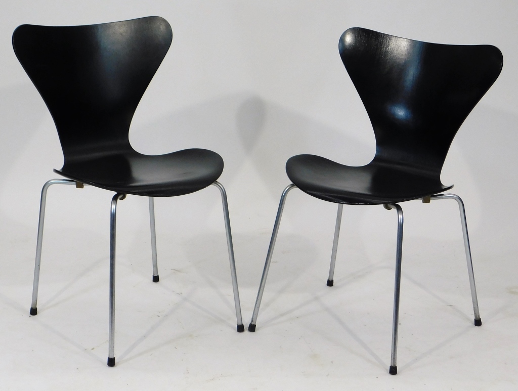 PAIR FRITZ HANSEN MCM BLACK