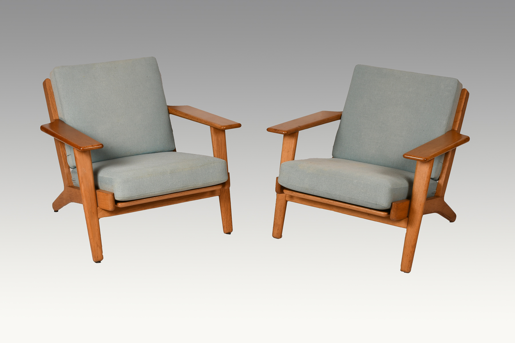 PAIR HANS WEGNER GE-290 CHAIRS