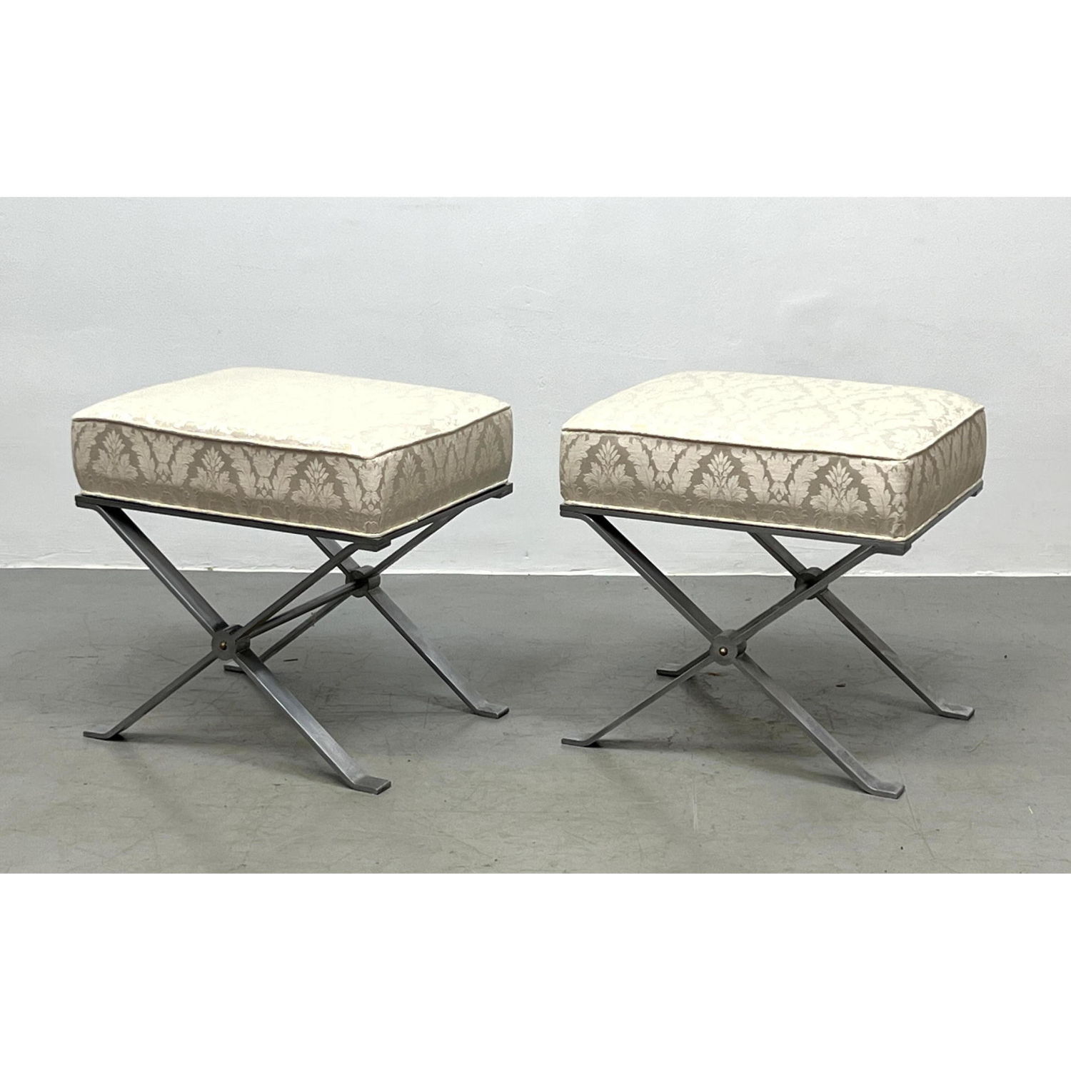 Pair heavy Steel Regency x Base