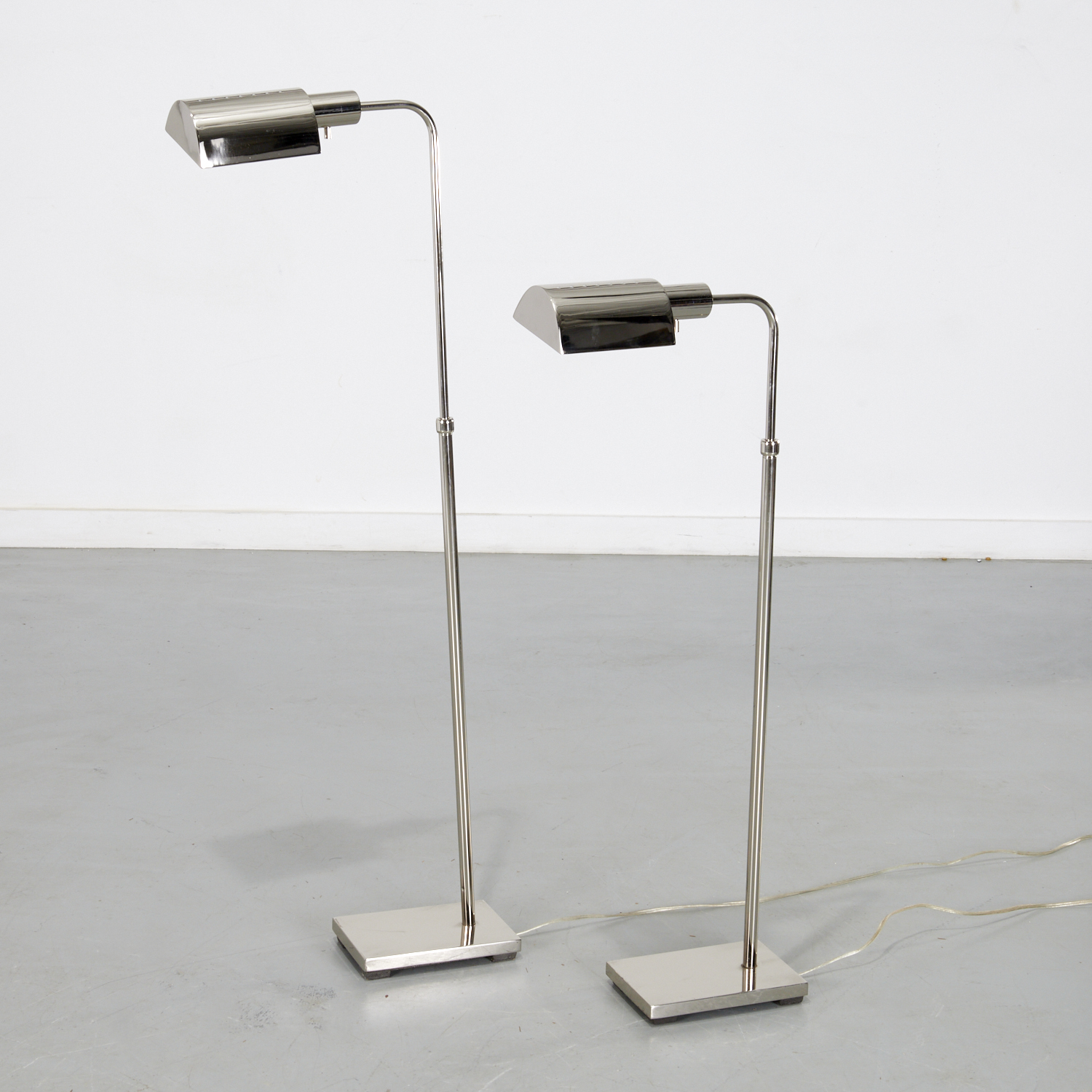 PAIR INTERTEK CHROMED METAL READING