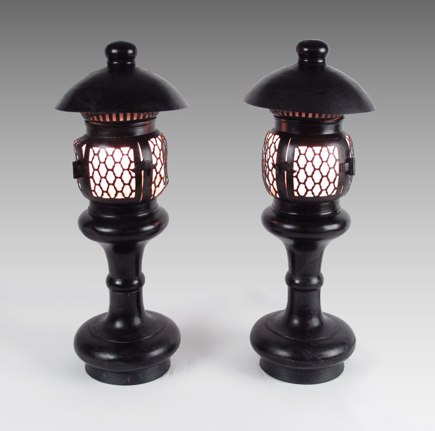 PAIR JAPANESE BRONZE LAMPS: