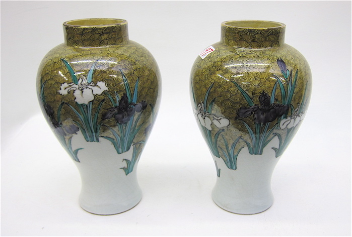 PAIR JAPANESE KUTANI PORCELAIN