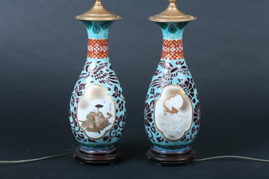 PAIR JAPANESE POLYCHROME