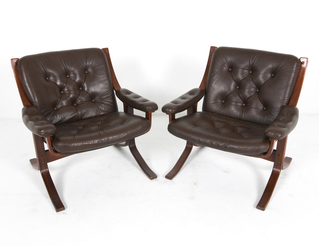 PAIR JON HJORTDAL LEATHER LOUNGE