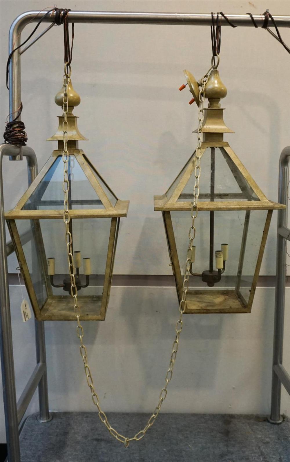 PAIR KELLOGG COLLECTION RETAILED