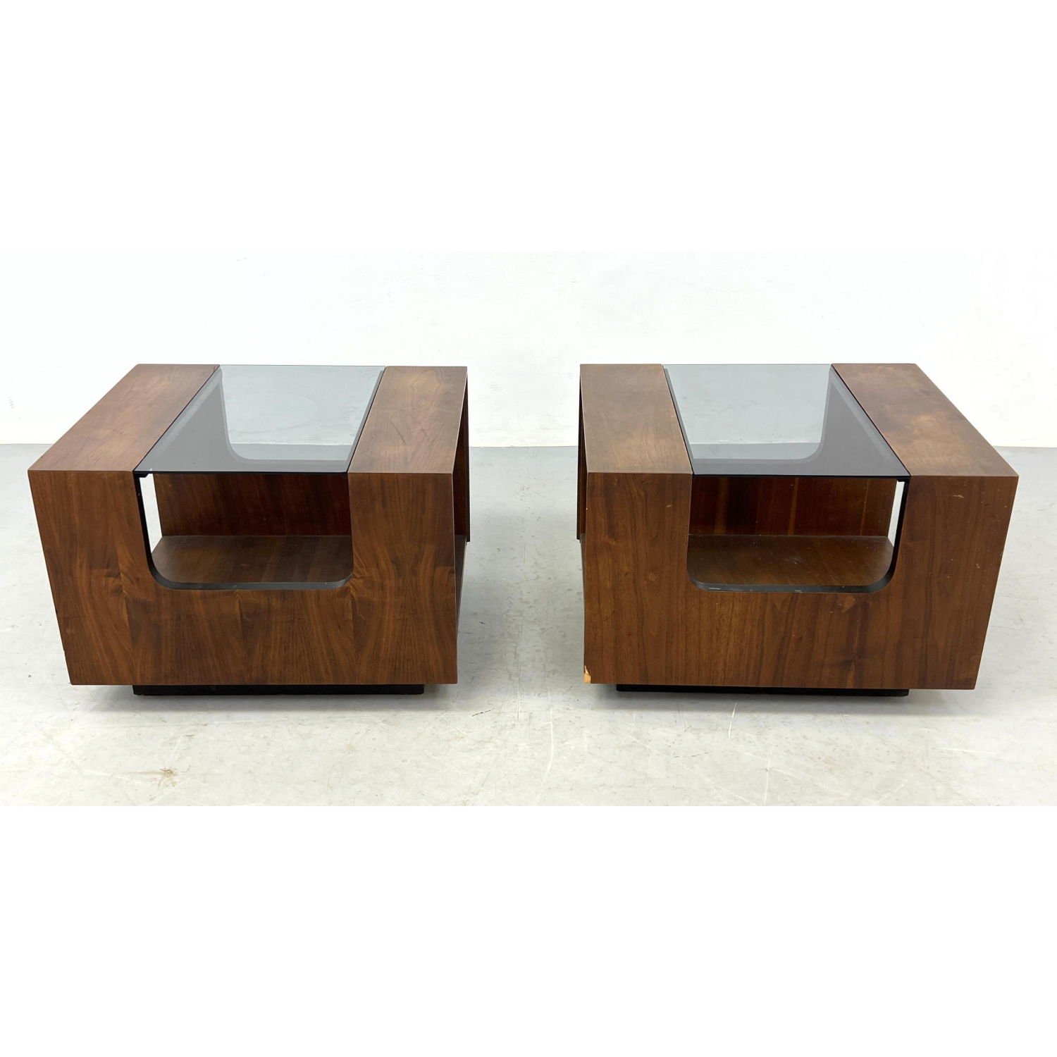 Pair Lane American Modern Side