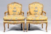 Pair Louis XV style fauteil :