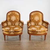 PAIR LOUIX XVI CARVED BEECHWOO