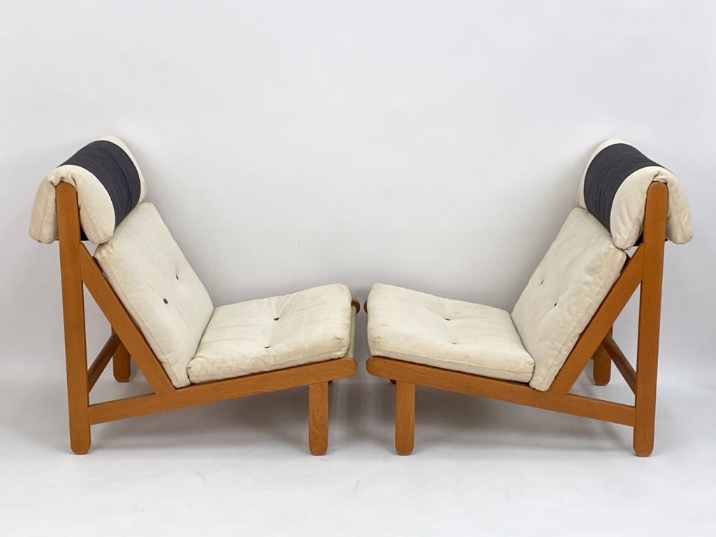 PAIR LOUNGE CHAIRS BY BERNT