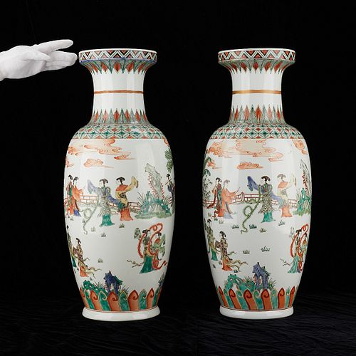 PAIR LRG CHINESE FAMILLE VERTE