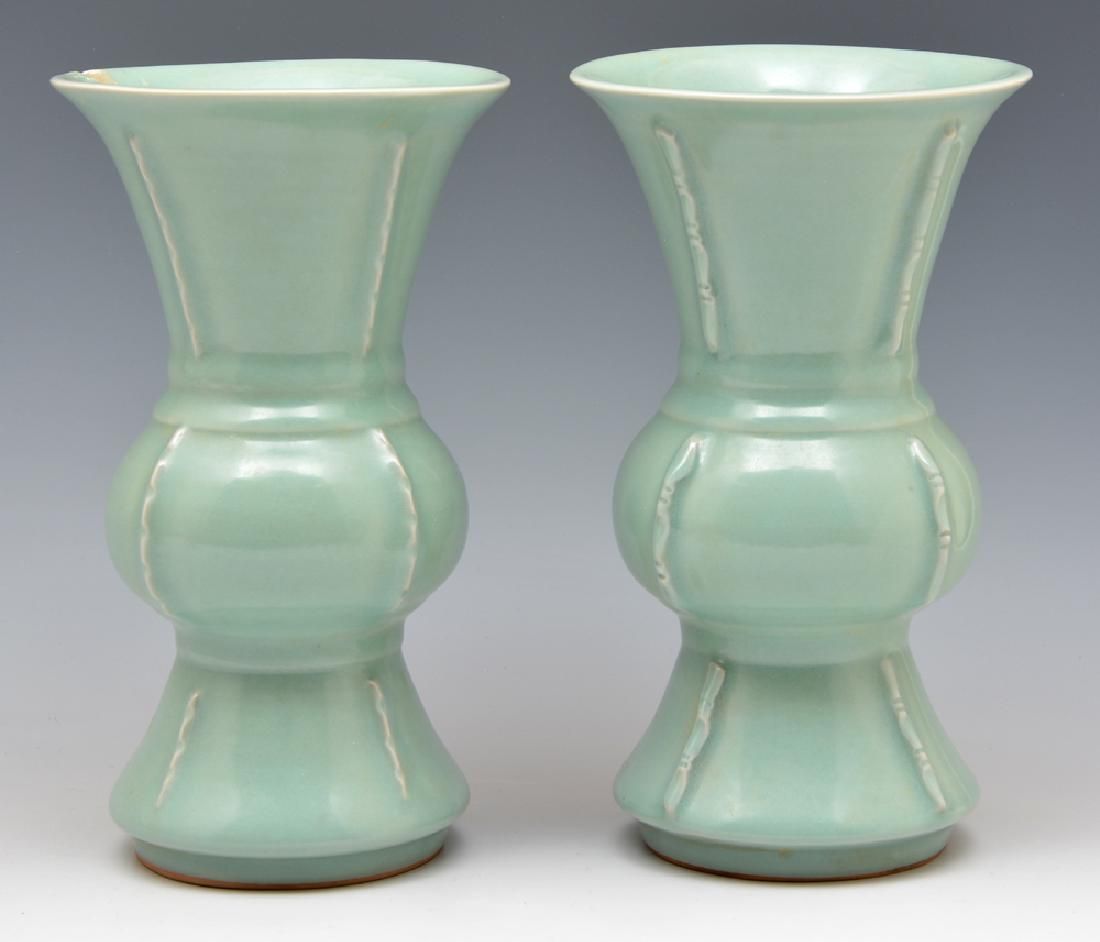 PAIR LUNGCHUAN CELADON 'GU'