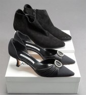 PAIR MANOLO BLAHNIK SATIN D'OR
