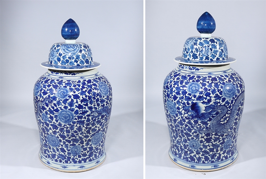 Pair massive Chinese blue and white