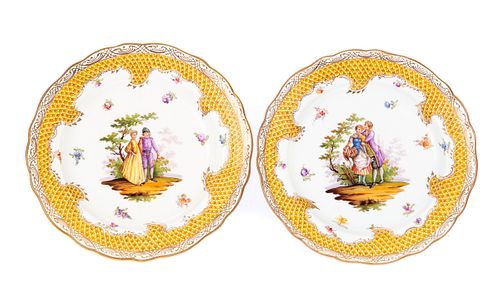 PAIR MEISSEN PLATES COURTING