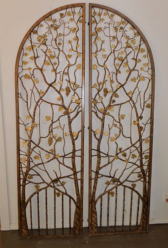 PAIR METAL GATES WITH BIRDSPair