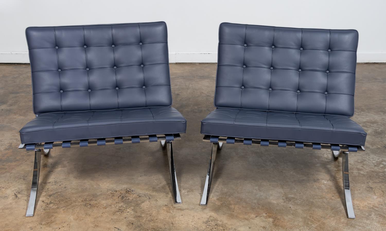 PAIR, MIES VAN DER ROHE NAVY