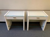 PAIR MODERN WHITE VINYL, MOLDE
