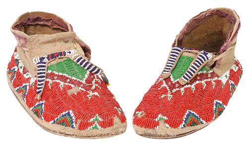 (PAIR) NATIVE AMERICAN SIOUX BEADED