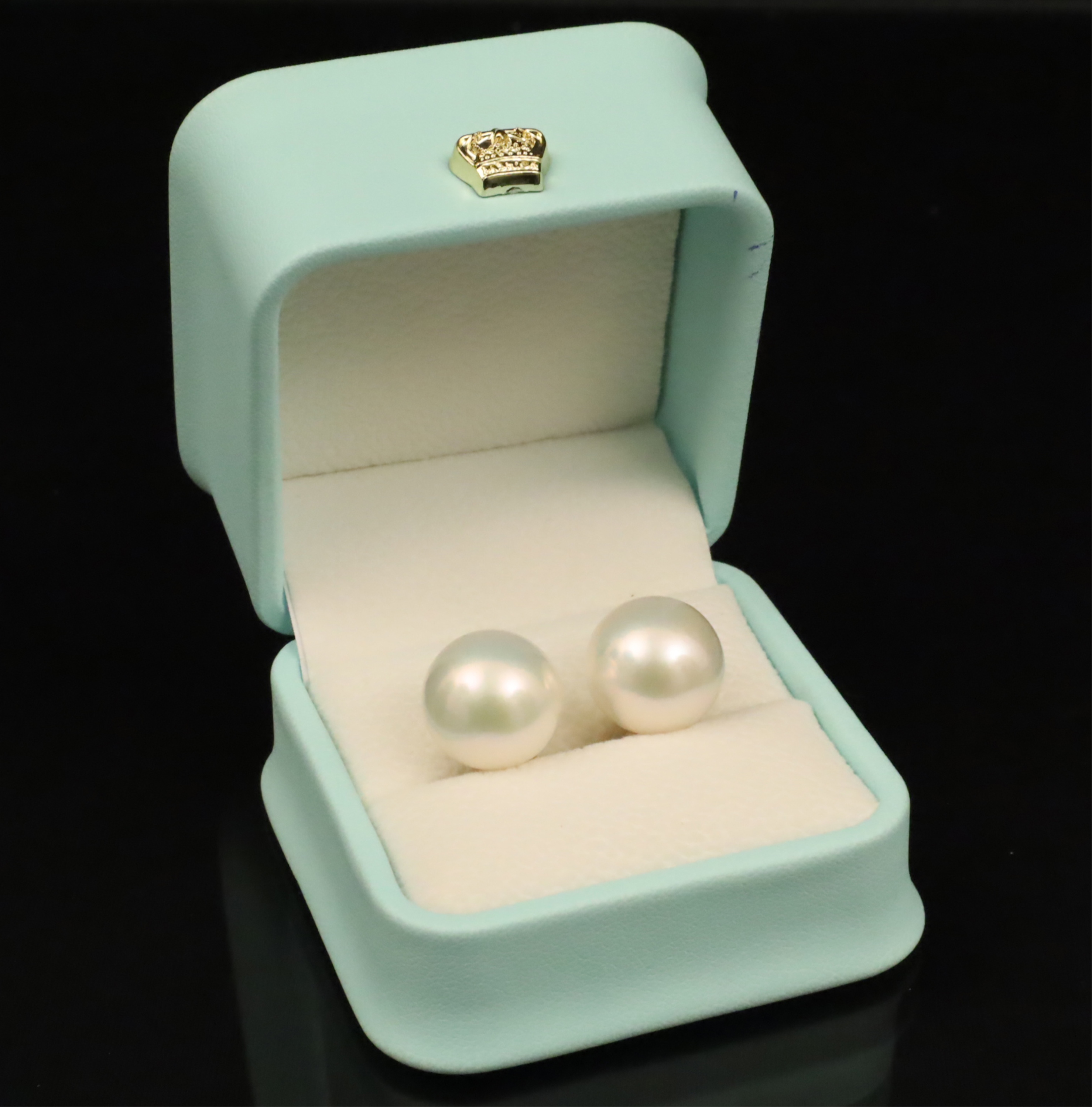 PAIR OF 14MM PEARL GOLD STUDDED