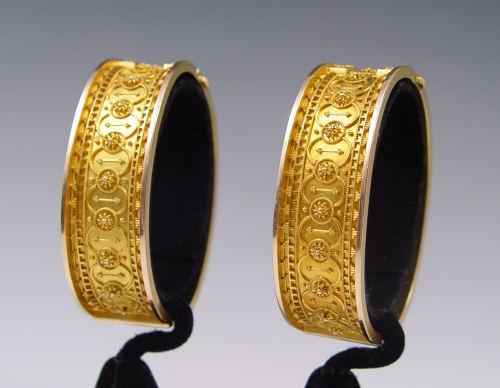 PAIR OF 18K VICTORIAN BANGLE